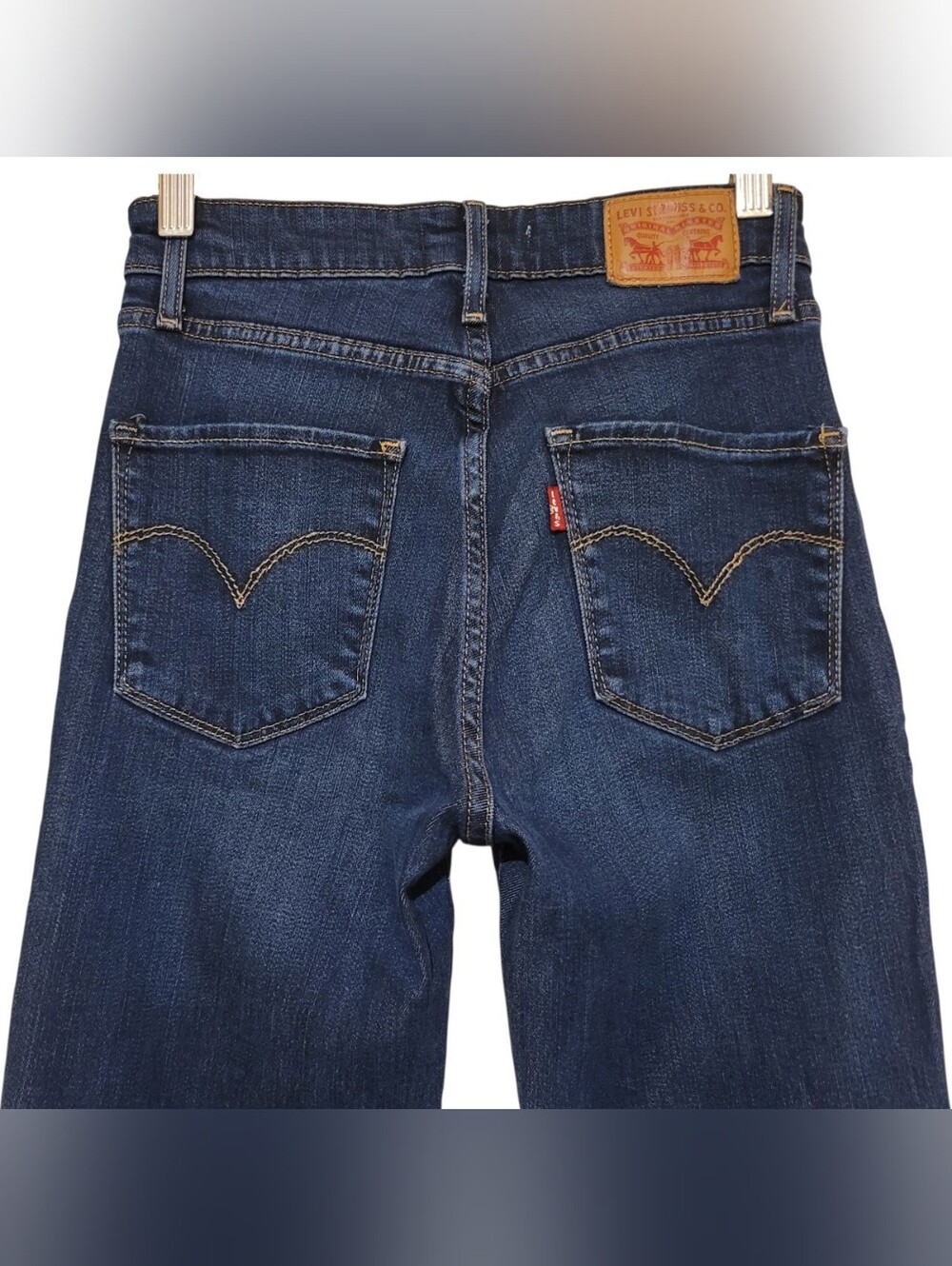 Levi's 721 High Rise Skinny Jeans Dark Wash Womens Size 26, Measures 26x31 - Picture 4 of 7